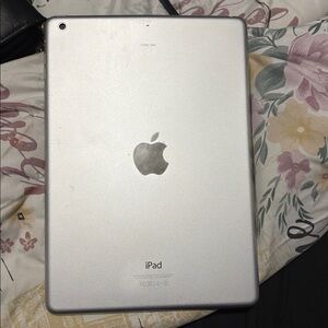 Apple iPad - Silver